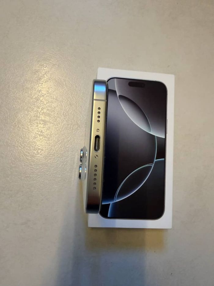 I P h o n e 16 Pro Max - photo numéro 5