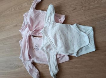 Lot bodies taille naissance