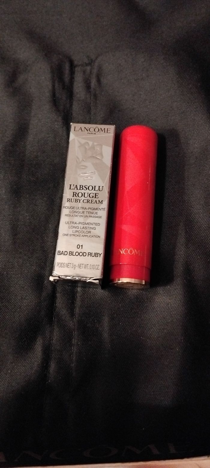 Rouge à lèvres absolu rouge lancôme - photo numéro 2