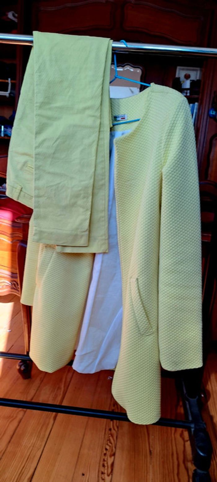 Veste et pantalon assortis - photo numéro 2