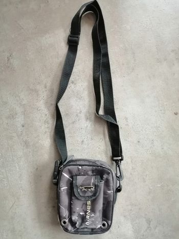 Sac pochette bandoulière grise et noire Airness