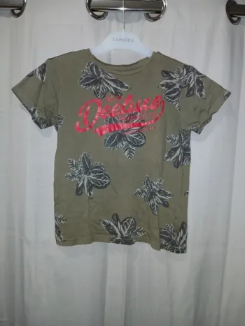 💙 T-shirt manches courtes Deeluxe taille 8 ans.