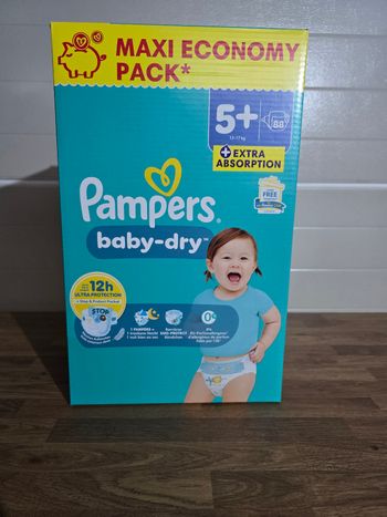 Pampers couches taille 5+ 12-17kg 88 couches 