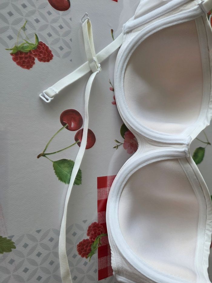 SOUTIEN-GORGE BLANC BANDEREAU BRETELLES AJUSTABLES AMOVIBLE AGRAPHE DOS MARQUE ETAM TAILLE 85D - photo numéro 4