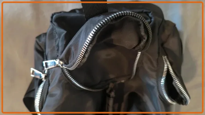 Petit Sac à main/sac à dos noir - photo numéro 6