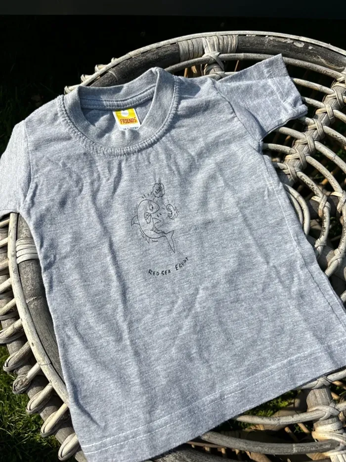 T-shirt requin - photo numéro 2
