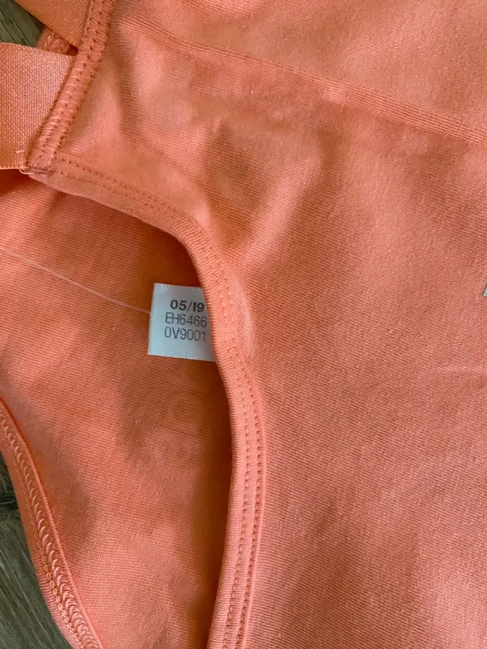 Débardeur sport Adidas femme neuf avec étiquette Taille S - Corail & doré - photo numéro 4