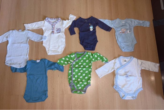 Lot de 7 bodies manches longues taille 1 mois