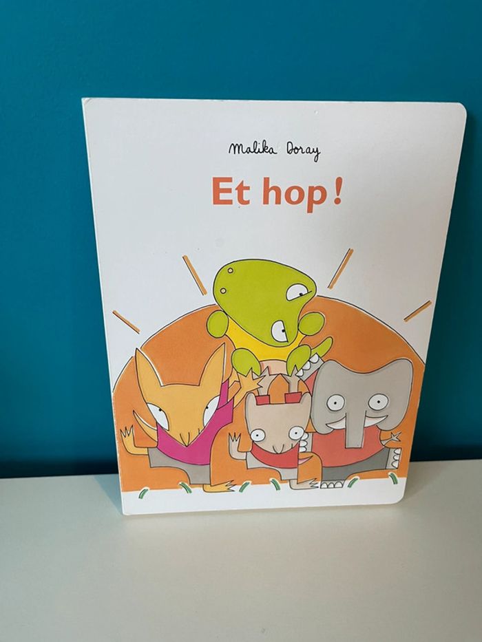 Livre cartonné école des loisirs et hop !