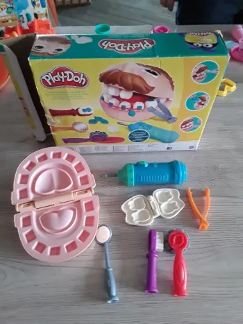 Le dentiste pate à modeler