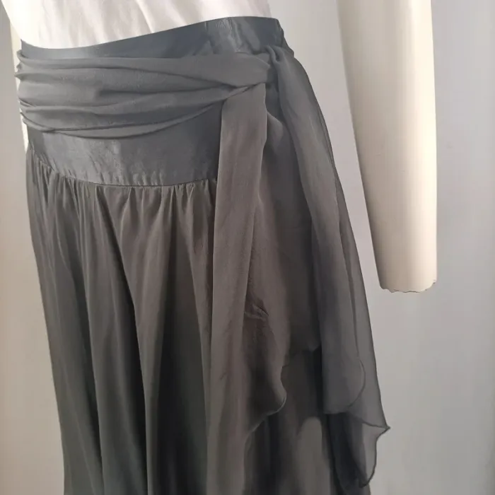 Jupe midi noire Massimo Dutti fluide drapée taille haute Taille 38 A1194 - photo numéro 6