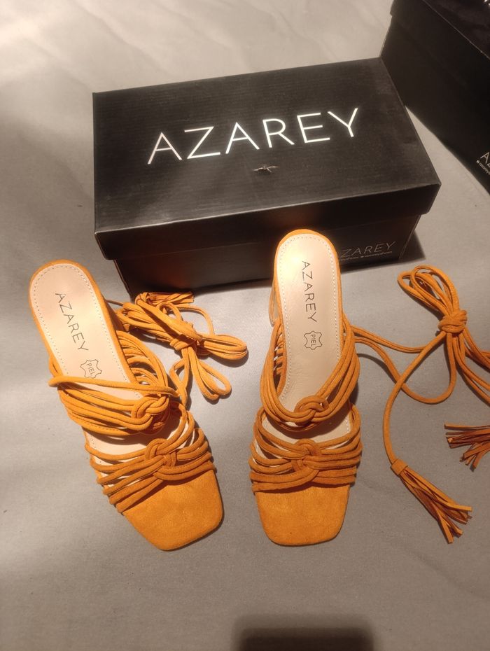 Sandales talon azarey neuve