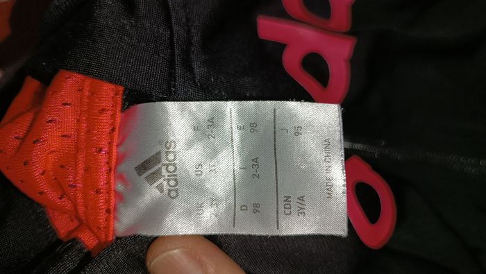Ensemble jogging adidas taille 2/3 ans fille - photo numéro 3
