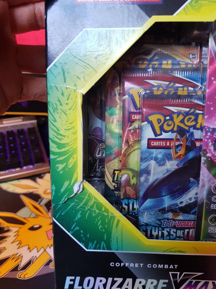 Coffret Pokémon Florizarre Vmax - photo numéro 2