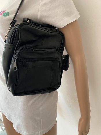 🌼Sacoche en cuir noir🌼