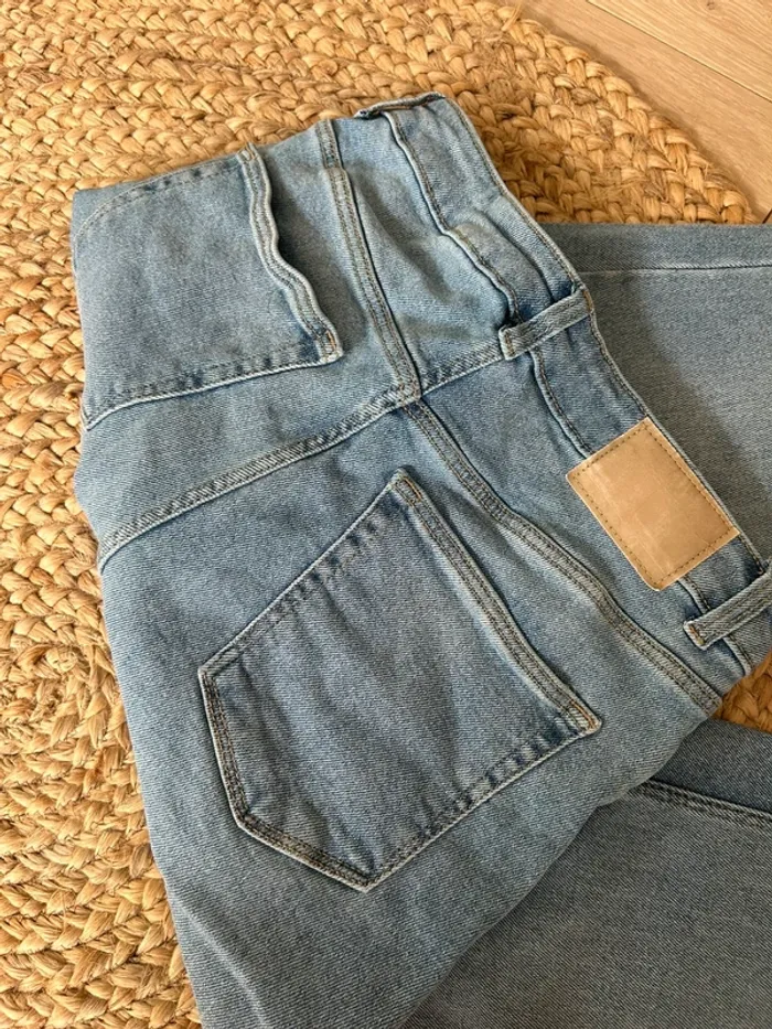 Jean flare Kiabi taille 38 - photo numéro 3