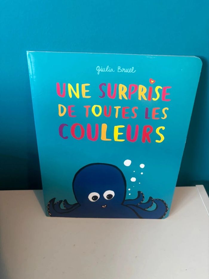 Livre école des loisirs une surprise de toutes les couleurs - photo numéro 2
