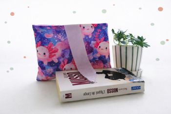 🦎 Pochette à livre Axolotl - Format poche - Fait main