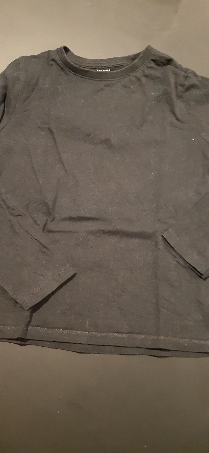Pull noir