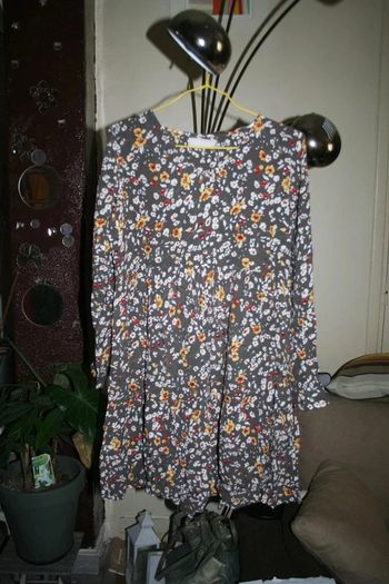 🌸👍Nouveauté 👍Robe kaki fleurie et à volants Taille 34 "Pièces" Neuve 🌸