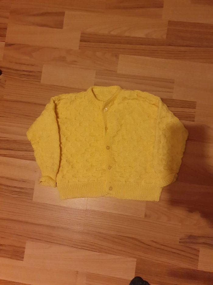 pull fait main 4 ans jaune