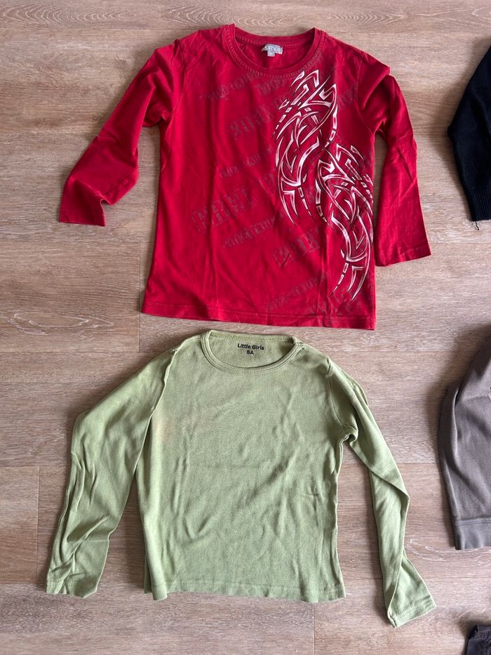 Lot vêtements garçon 7-8 ans – Pantalon Timberland + chemises, pulls, polos, t-shirts - photo numéro 2