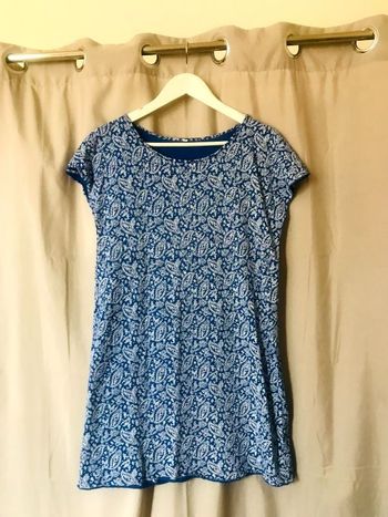 Robe bleue à motifs blancs 36