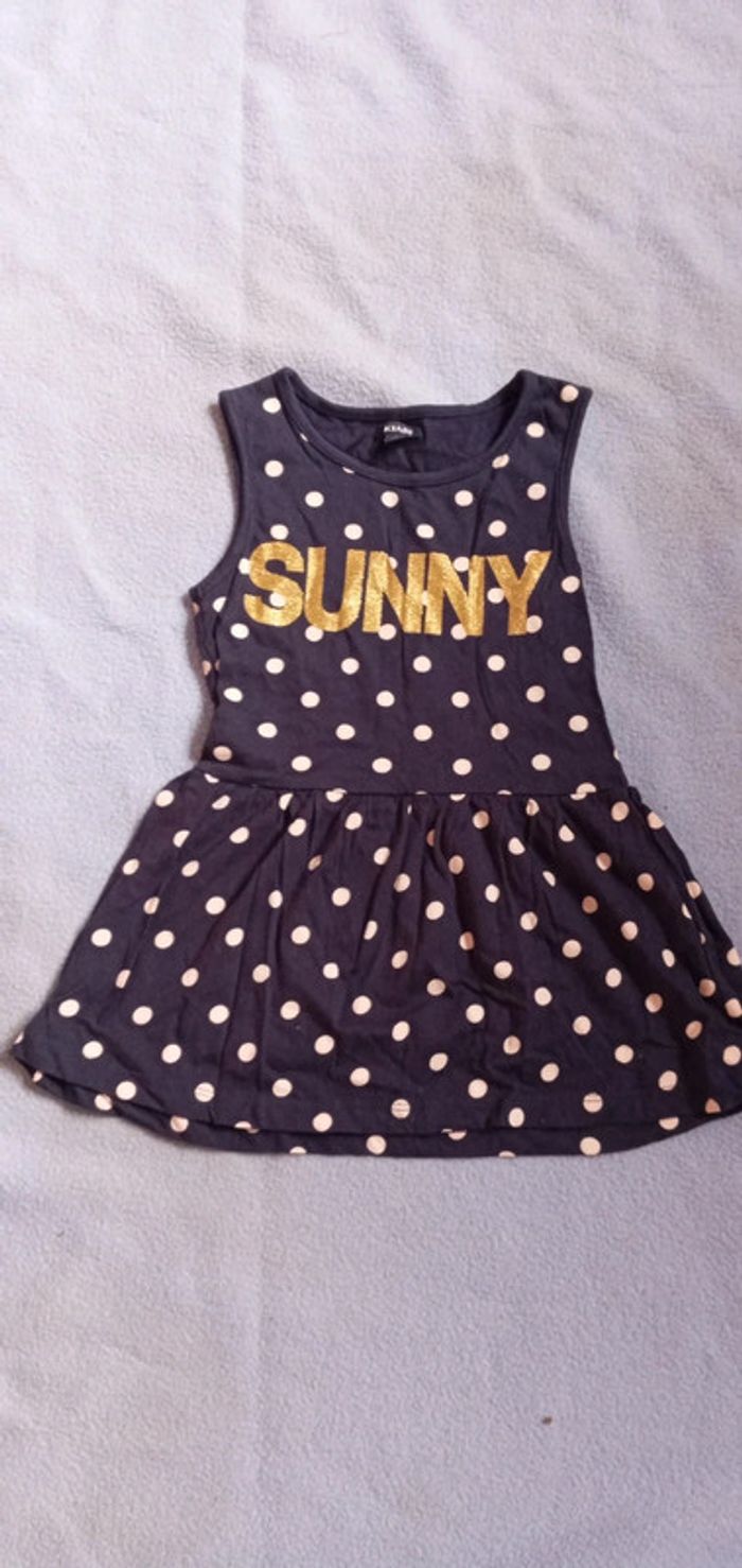 Robe Kiabi taille 24 mois