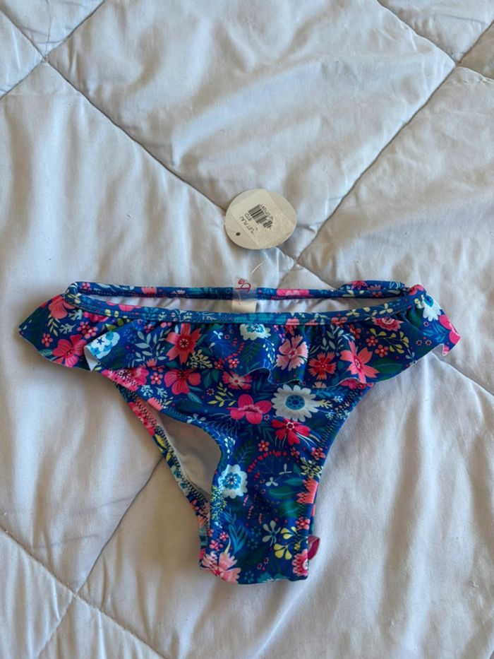 Bas de maillot de bain enfant fille bleu volant motif fleurs Penti taille 5/6 ans neuf