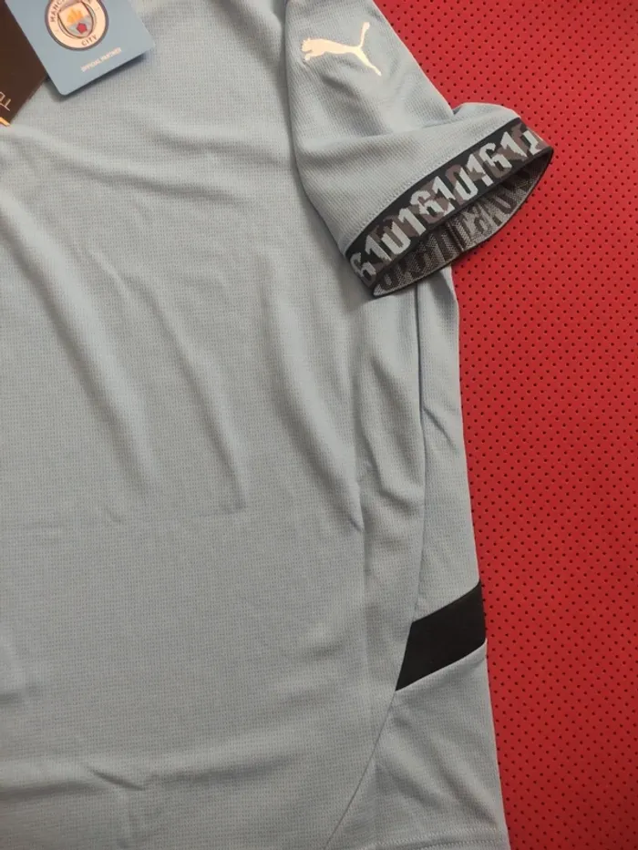 Maillot de foot Manchester City, Puma Authentique Officiel taille enfant 11/12 ans, Neuf - photo numéro 14