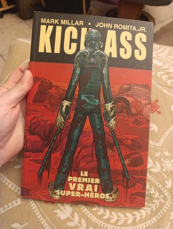 BD Kick-Ass, Tome 1 - Millar & Romita Jr. (Édition Panini Comics)