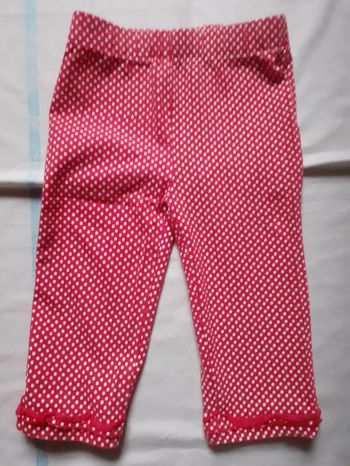 Legging rouge à pois blancs