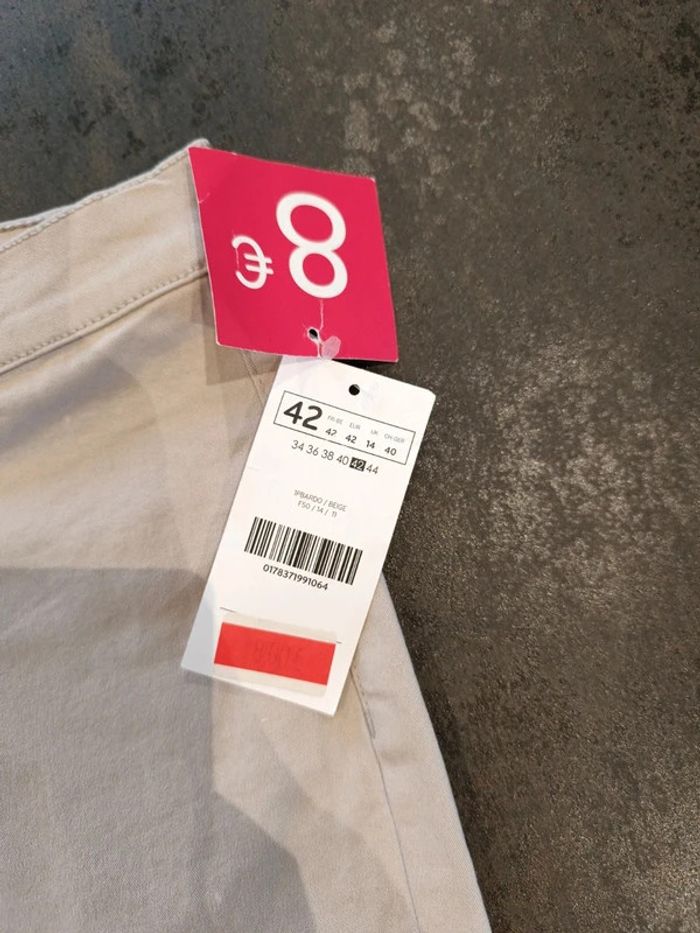 Pantalon beige neuf - photo numéro 2