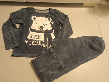 Pyjama hiver taille 7/8 ans 