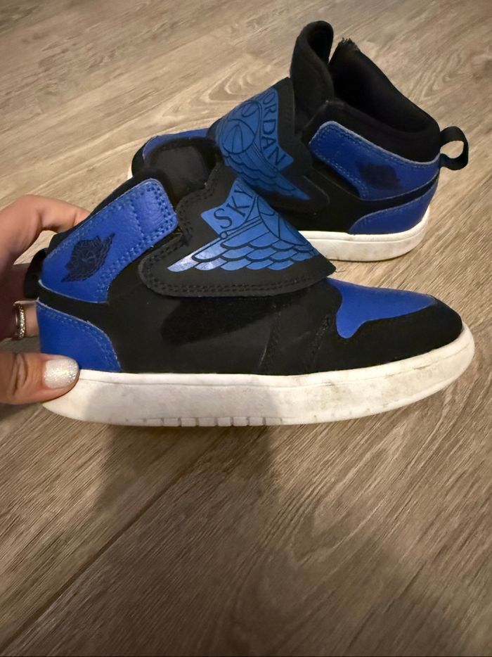 Baskets montantes Nike Jordan Pointure 29,5 - photo numéro 1