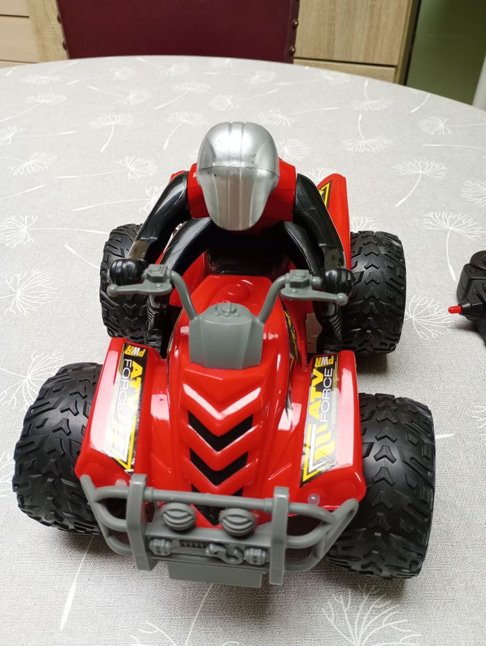 Quad télécommandé - photo numéro 4