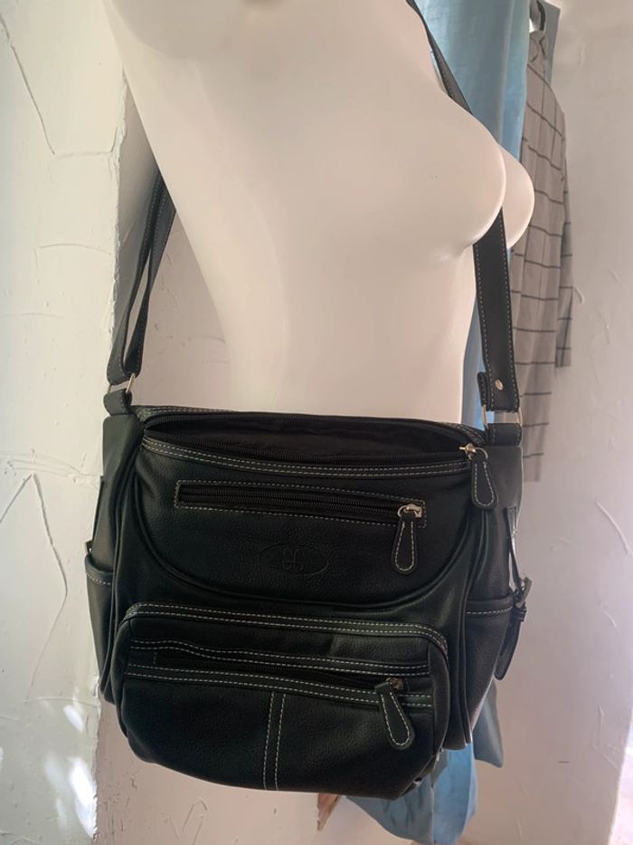 Sac à main noir très bon état
