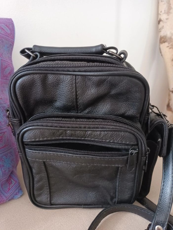 Ancien sac multipoches avec bandoulière - photo numéro 4
