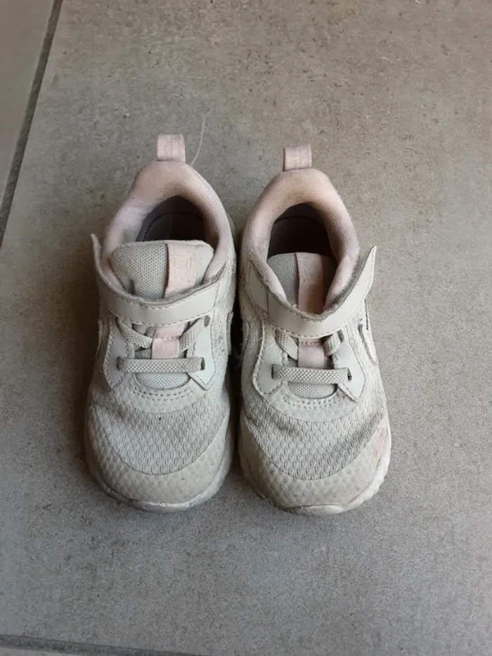 Basket nike blanc P. 25
