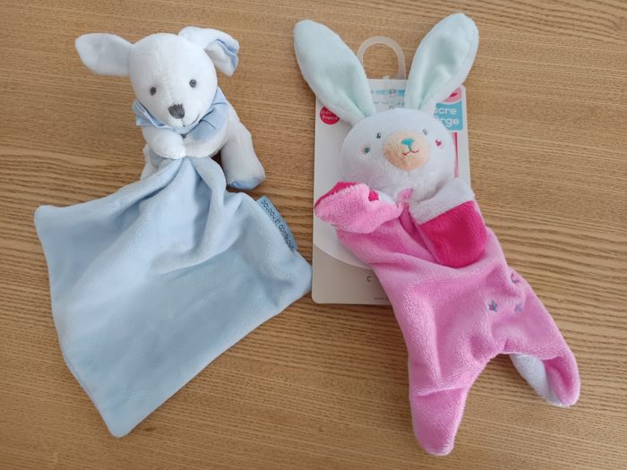 Lot jouets et peluches bébé - photo numéro 3
