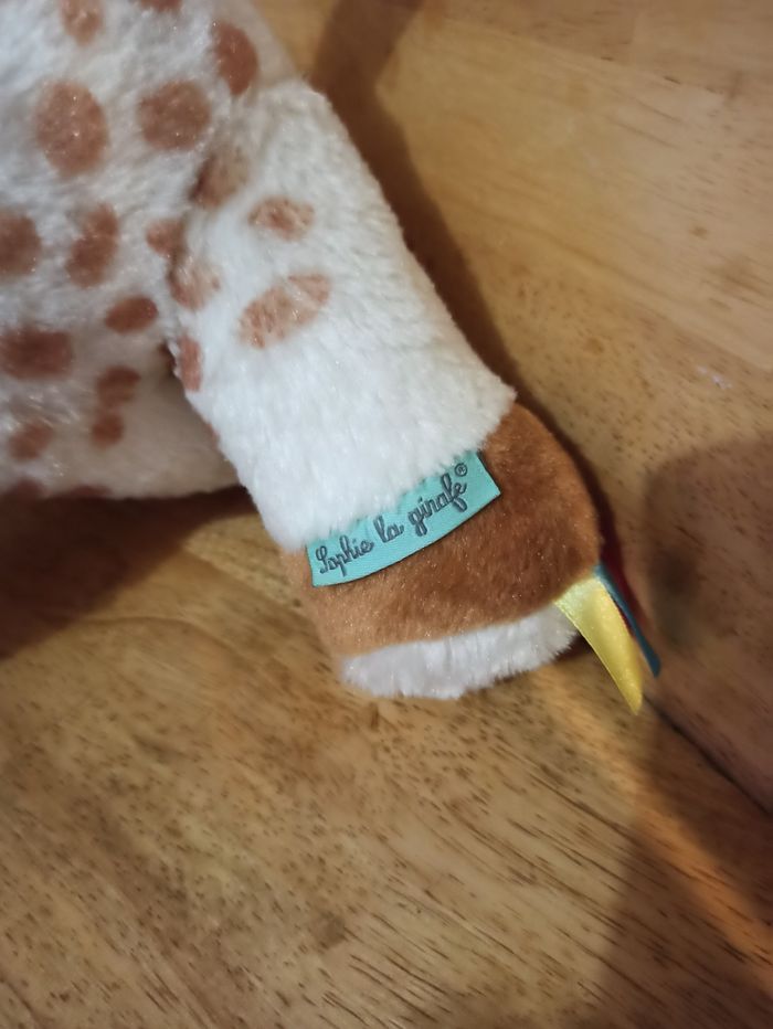 Peluche Sophie la girafe Touch and music - photo numéro 3