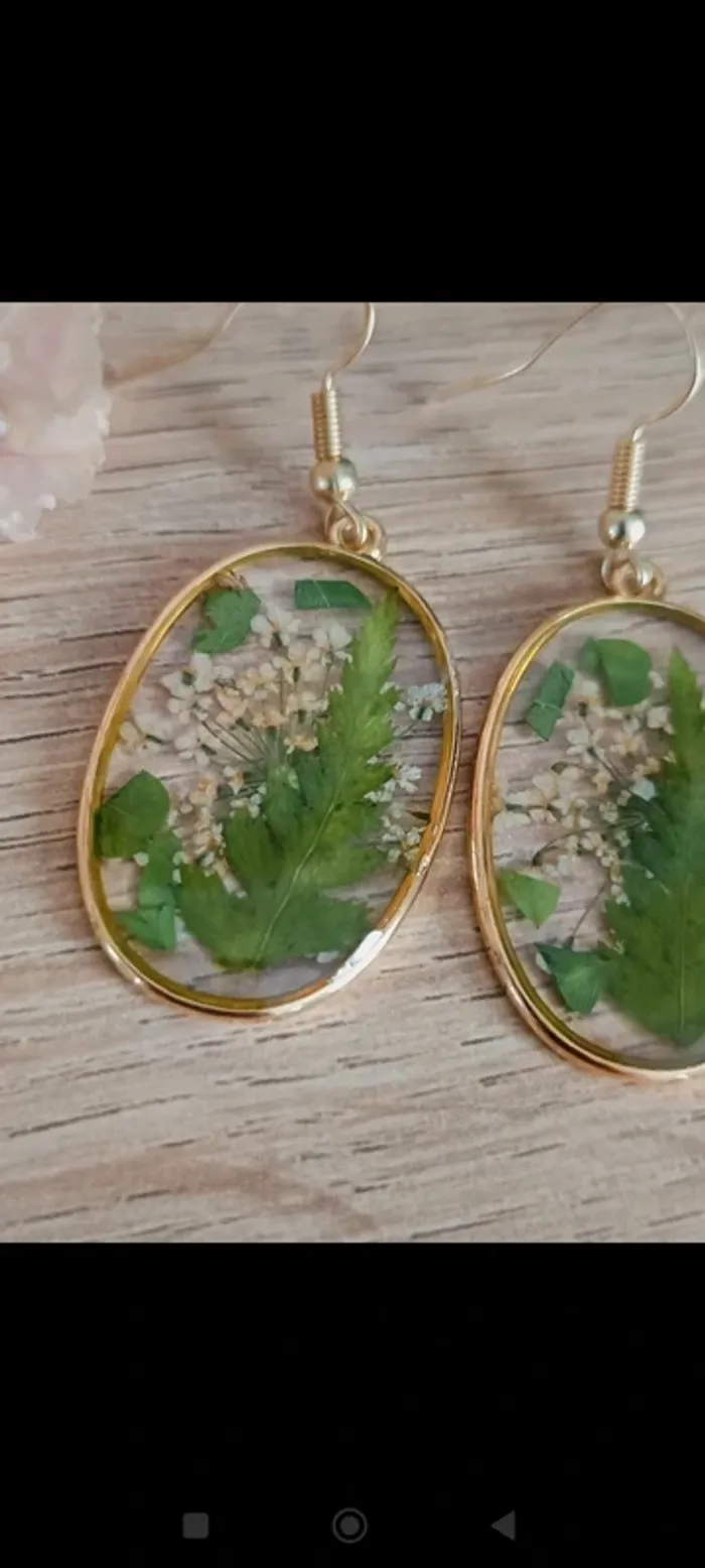 Boucles d'oreilles résine feuilles vertes - photo numéro 2