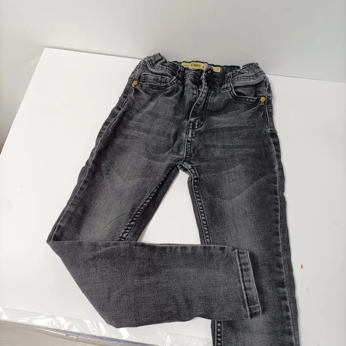 Lot garçon 9-10 ans rentrée scolaire : 2 jeans, 1 pantalon, 4 shorts (Nike, Kipsta, Barça) L024 - photo numéro 2