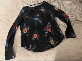 T-shirt manche longue à motif fleuris