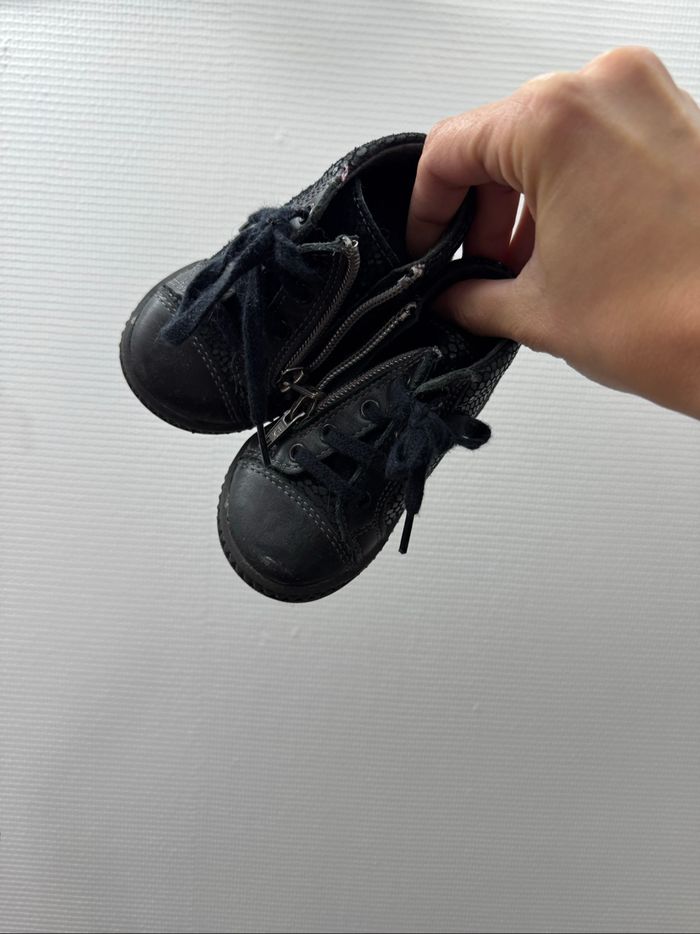 Paire de bottines montantes - photo numéro 2