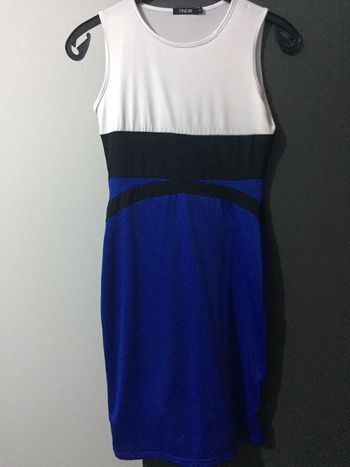 Robe sans manche blanc- bleu- noir