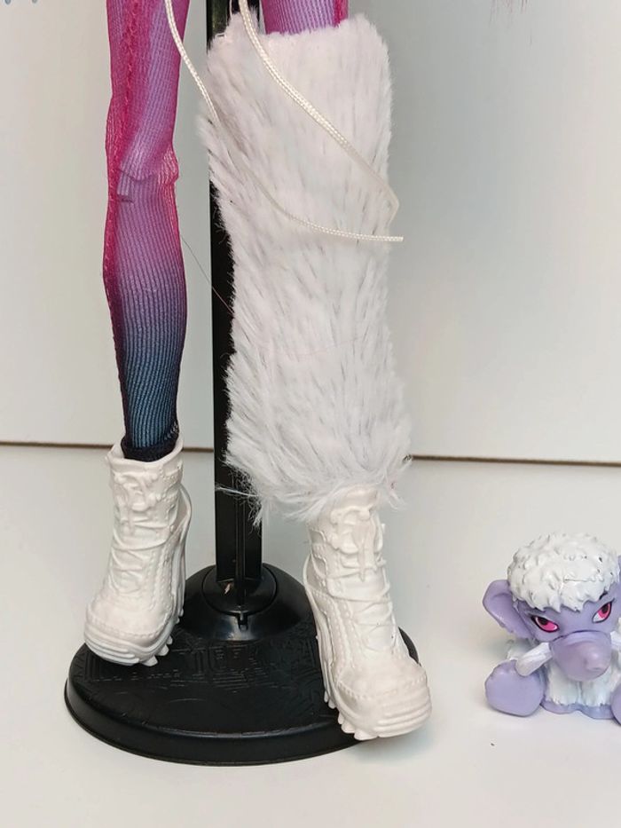 Poupée Monster High Abbey Bominable First édition avec sa figurine - photo numéro 3