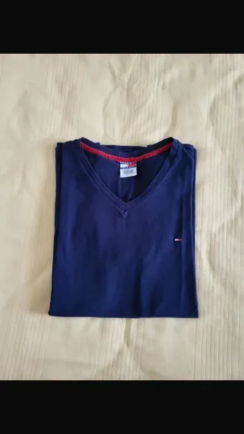 T-shirt Tommy Hilfiger taille M col V