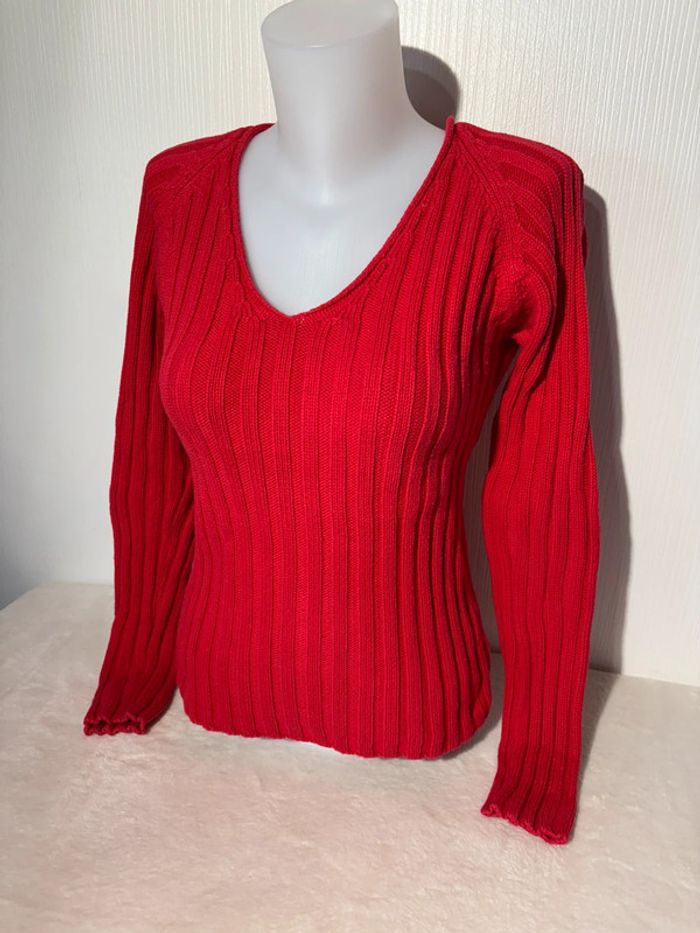Pull femme rouge côtelé col V H&M taille M - photo numéro 2