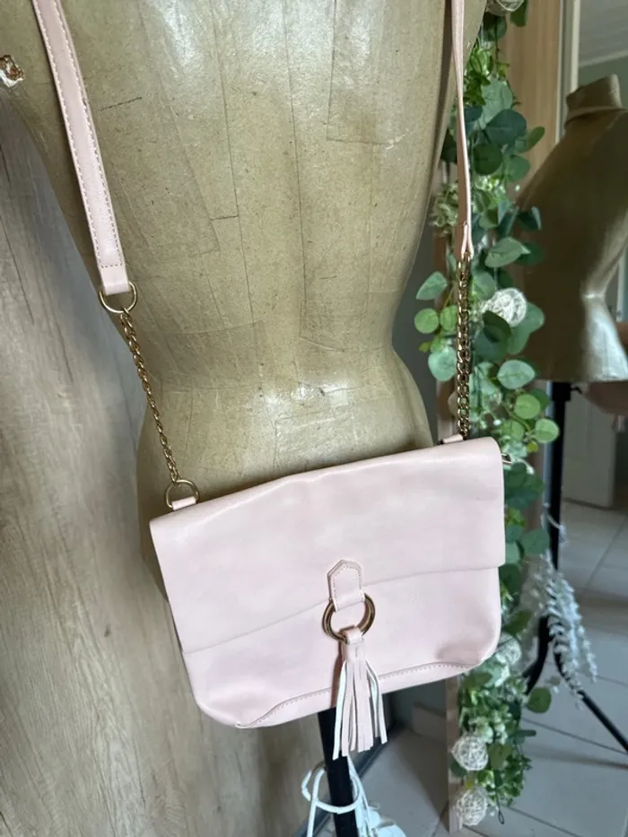 Joli sac bandoulière avec chaîne dorée femme - photo numéro 2